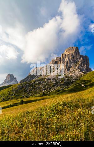 Landschaft am Giau-Pass in den Dolomiten, Italien Stockfoto