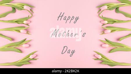 Happy motherÂ's day, rosa Tulpen, die einen Rahmen bauen, Grußkarte mit Blumen Stockfoto