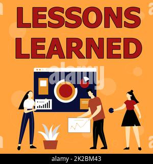 Text mit den gelernten Lektionen zur Inspiration. Geschäftsansatz fördern Sie den Austausch und die Nutzung von Kenntnissen, die sich aus der Erfahrung des Mitarbeiters ergeben, und helfen Sie dabei, gemeinsam Ideen zur Verbesserung der Fähigkeiten zu teilen. Stockfoto