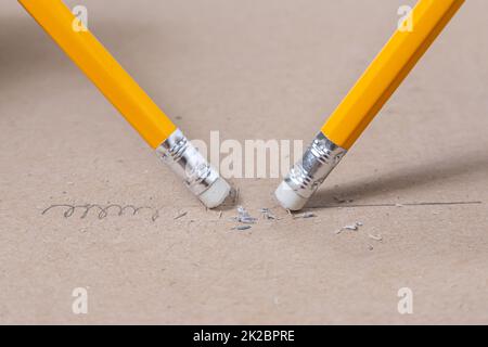 Radierstift mit Augenbrauenpapier Stockfoto