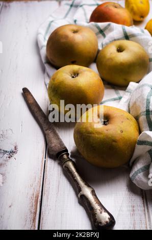 Gelben Äpfeln Stockfoto