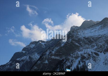 Spiralwolke über dem Berg Pilatus. Stockfoto