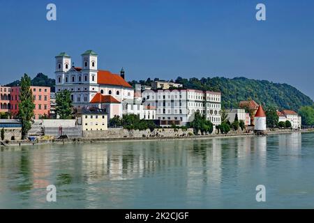 Bayern, Niederbayern, Passau, Stadt der drei Flüsse, Jesuitenkirche St. Michael, Schaiblingsturm, Donau, Geografie, Tourismus Stockfoto