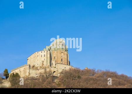 Abtei St. Michael, Sacra di San Michele, Italien. Mittelalterliches Klostergebäude. Stockfoto