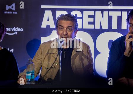 Buenos Aires, Argentinien. 22. September 2022. Der argentinische Schauspieler Ricardo darin spricht während der Pressekonferenz zum Film 'Argentina, 1985'. Der Film befasst sich mit dem Gerichtsverfahren nach der Militärdiktatur, in dem der Staatsanwalt Strassera die Staatsanwaltschaft vertreten hat. Quelle: Florencia Martin/dpa/Alamy Live News Stockfoto