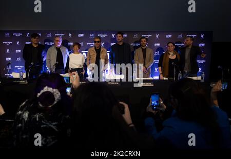 Buenos Aires, Argentinien. 22. September 2022. Axel Kuschevatzky (2. v.l.n.r.), Alejandra Flechner, Richardo darin, Santiago Migre, Peter Lanzani, Agustina Llambi Campbell und Federico Posternak vor der Pressekonferenz zum Film 'Argentina, 1985'. Der Film beschäftigt sich mit dem Gerichtsverfahren nach der Militärdiktatur, in dem der Staatsanwalt Strassera die Staatsanwaltschaft vertreten hat. Quelle: Florencia Martin/dpa/Alamy Live News Stockfoto