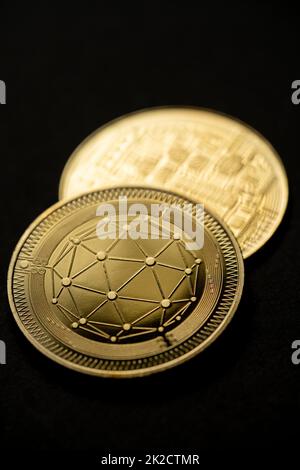 Golden Qtum Kryptowährung Stockfoto