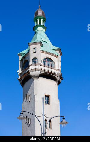 Sopot Leuchtturm, Schifffahrtsschild an der polnischen Ostseeküste neben der Sopot Pier, Sopot, Polen Stockfoto