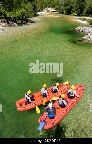 Rafting, Sava Bohinjka im Triglav Nationalpark, Slowenien Stockfoto