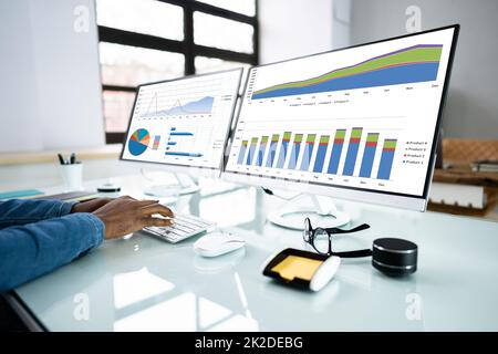 Afroamerikanischer Business Man Analyst Stockfoto