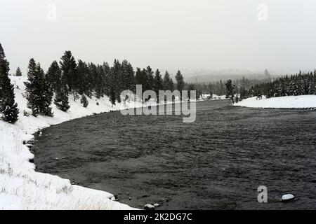 Yellowstone Winter Snow Madison River Stockfoto