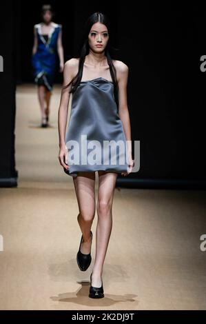 Mailand, Italien. 22. September 2022. PRADA SS23 Runway während der Mailänder Modewoche am 2022. September - Mailand, Italien. 22/09/2022 Credit: dpa/Alamy Live News Stockfoto