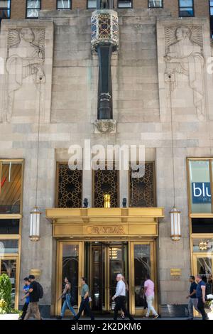 Das Greybar-Gebäude befindet sich an der Lexington Ave. 420, neben dem Grand Central Terminal, 2022, New York City, USA Stockfoto