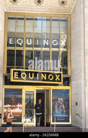 Das Greybar-Gebäude befindet sich an der Lexington Ave. 420, neben dem Grand Central Terminal, 2022, New York City, USA Stockfoto