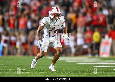 College Park, MD, USA. 17. September 2022. Der Southern Methodist Mustangs Wide Receiver Jake Bailey (12) führt während des NCAA-Fußballspiels zwischen den Maryland-Schildkröten und den SMU-Mustangs im Capital One Field im Maryland Stadium in College Park, MD, eine Passroute durch. Reggie Hildred/CSM/Alamy Live News Stockfoto