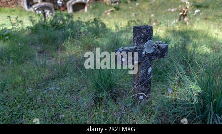 Antiguo cementerio abandonado Stockfoto