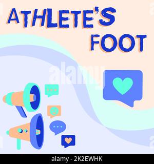 Handschriftlicher Text Athlete S ist Foot. Geschäftsansatz eine Pilzinfektion des Fußes, die durch Blasen gekennzeichnet ist ein Paar Megaphone-Zeichnungen Ankündigung in der Chat Cloud. Stockfoto