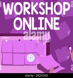 Text zeigt Inspiration Workshop Online. Business Showcase Workshop Online Backdrop Presenting Sticky Notes Hands Writing Paper Having Set Goals. Stockfoto