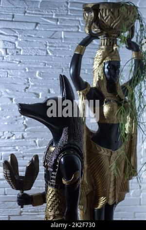 Schakal anubis, Kleopatras nubische Dienstdienerstatue 3 Stockfoto