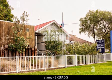 Polizeiwache und Gerichtsgebäude in Tea Gardens, NSW, Australien. Stockfoto