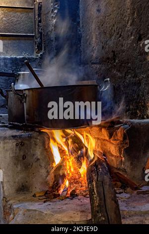 Alter Holzofen Stockfoto