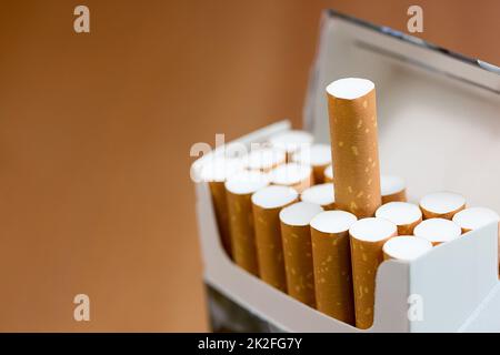 Cigarettes Close Up in Pack mit Platz zum Kopieren Stockfoto