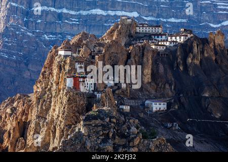 Dhankar Kloster thront auf einer Klippe im Himalaya, Indien Stockfoto