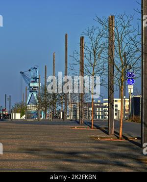 Am Flussufer, neuer Zufluchtsort Offenbach, Architektur und Baustelle Stockfoto