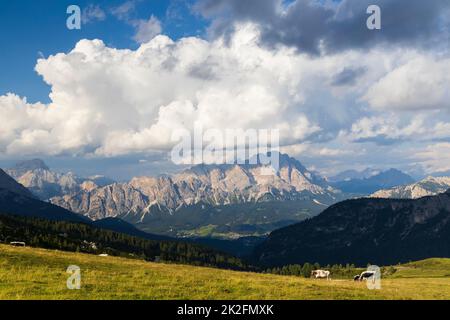 Landschaft am Giau-Pass in den Dolomiten, Italien Stockfoto