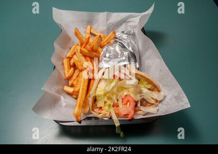 Köstliches Gegrilltes Hühnchen Gyro Stockfoto