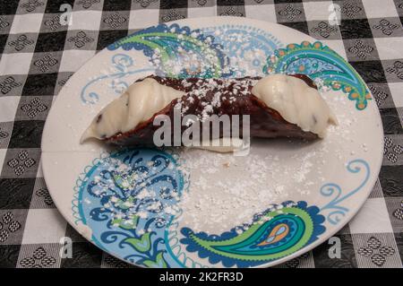 Köstlicher Italienischer Cannoli Stockfoto