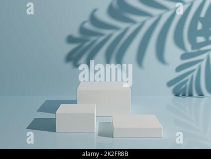 Drei weiße Podien oder Stative auf babyblauem Hintergrund zur Produktanzeige. Minimalistische Komposition für Produktfotografie 3D Rendering Mockup. Stockfoto