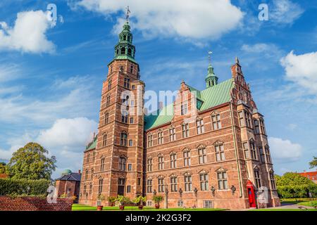 Rosenborg ist ein kleines Schloss aus der Renaissance-Zeit im Zentrum der dänischen Hauptstadt Kopenhagen Stockfoto