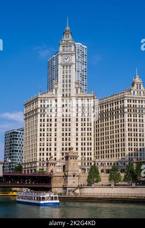Wrigley Building und Chicago River, Chicago, Illinois, USA Stockfoto