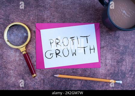 Zeichen mit Gewinnwachstum. Geschäftsansätze Ziele Wechselbeziehung der Gesamtumsätze Marktanteile Stockfoto