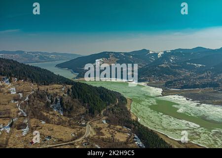 Wunderschöner Bergblick auf den Bicaz See Stockfoto