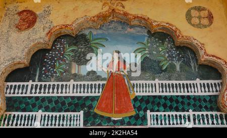 Gemälde der Königin hält einen Vogel, Sukh Mahal, Bundi, Rajasthan, Indien. Stockfoto