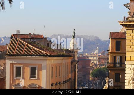 Rom, Italien, 29. Dezember 2018 - Der Trajan Spalte ist eine Römische Siegessäule zum Gedenken an den römischen Kaiser Trajan Sieg in der Dakischen Kriege Stockfoto