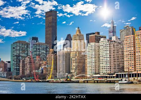 Blick auf die Skyline des East River von New York City Stockfoto