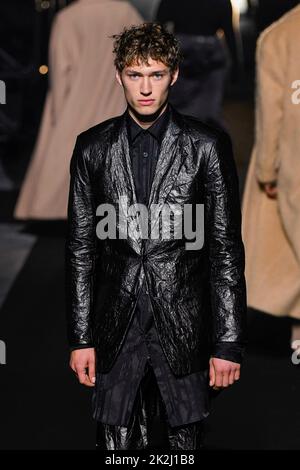 Mailand, Italien. 22. September 2022. BOSS AW22 Runway während der Mailänder Modewoche am 2022. September - Mailand, Italien. 22/09/2022 Credit: dpa/Alamy Live News Stockfoto