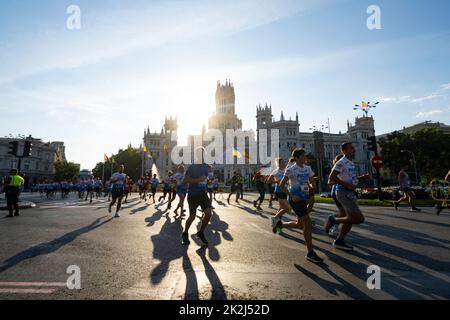 Madrid, Spanien, 2022. September. Läufer, die am Madrider Rennen teilnehmen, laufen für Madrid 2022 im Stadtzentrum Stockfoto