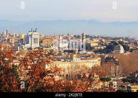 Rom (Italien) - die Aussicht auf die Stadt von der Gianicolo-hügel und Terrasse, mit Vittoriano, Santa Maria in Ara Coeli Kirche und Campidoglio Stockfoto