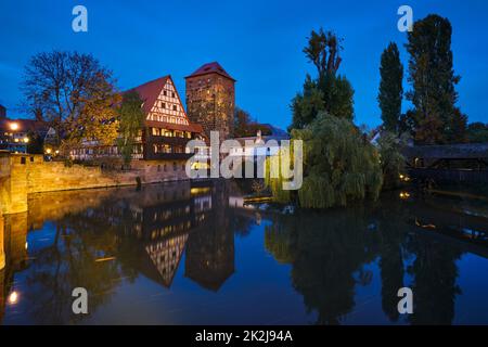 Die Stadt Nürnberg befindet sich am Fluss Pegnitz. Nürnberg, Franken, Bayern, Deutschland Stockfoto