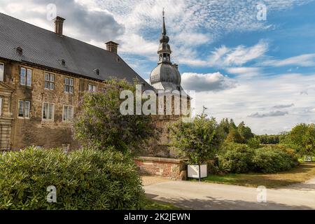 Schloss Lembeck in Dorsten, Deutschland, umgeben von einem wunderschönen Park Stockfoto