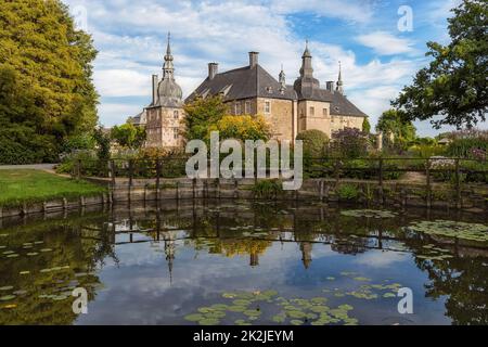 Schloss Lembeck in Dorsten, Deutschland, umgeben von einem wunderschönen Park Stockfoto