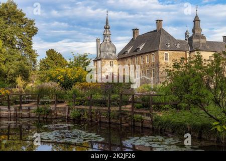 Schloss Lembeck in Dorsten, Deutschland, umgeben von einem wunderschönen Park Stockfoto