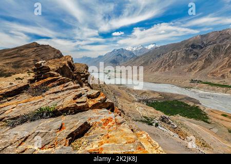 Luftaufnahme von Spiti Valley und die Gompa im Himalaya Stockfoto