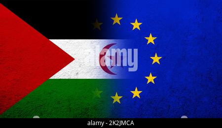 Flagge der Europäischen Union mit Nationalflagge der Arabischen Demokratischen Republik Westsahara. Grungen Hintergrund Stockfoto