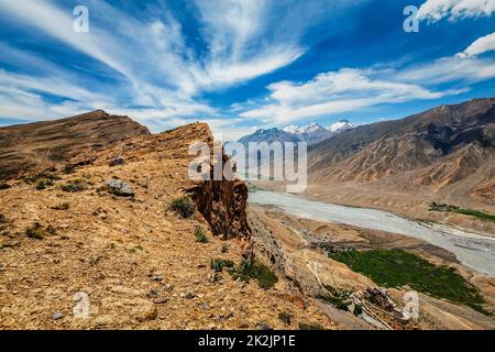 Luftaufnahme von Spiti Valley und die Gompa im Himalaya Stockfoto