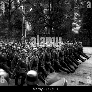 Deutsche Soldaten in Warschau 1939 nach dem Überfall auf Polen im zweiten Weltkrieg. Stockfoto